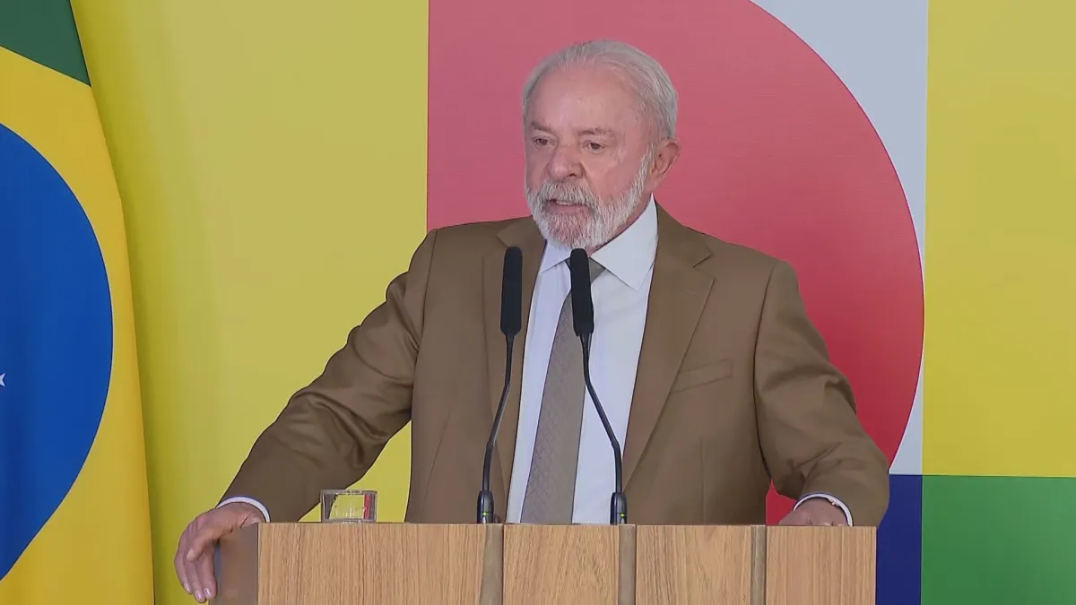 Lula diz que alta da gasolina e do diesel ocorre por “gente que gosta de tirar proveito da desgraça”