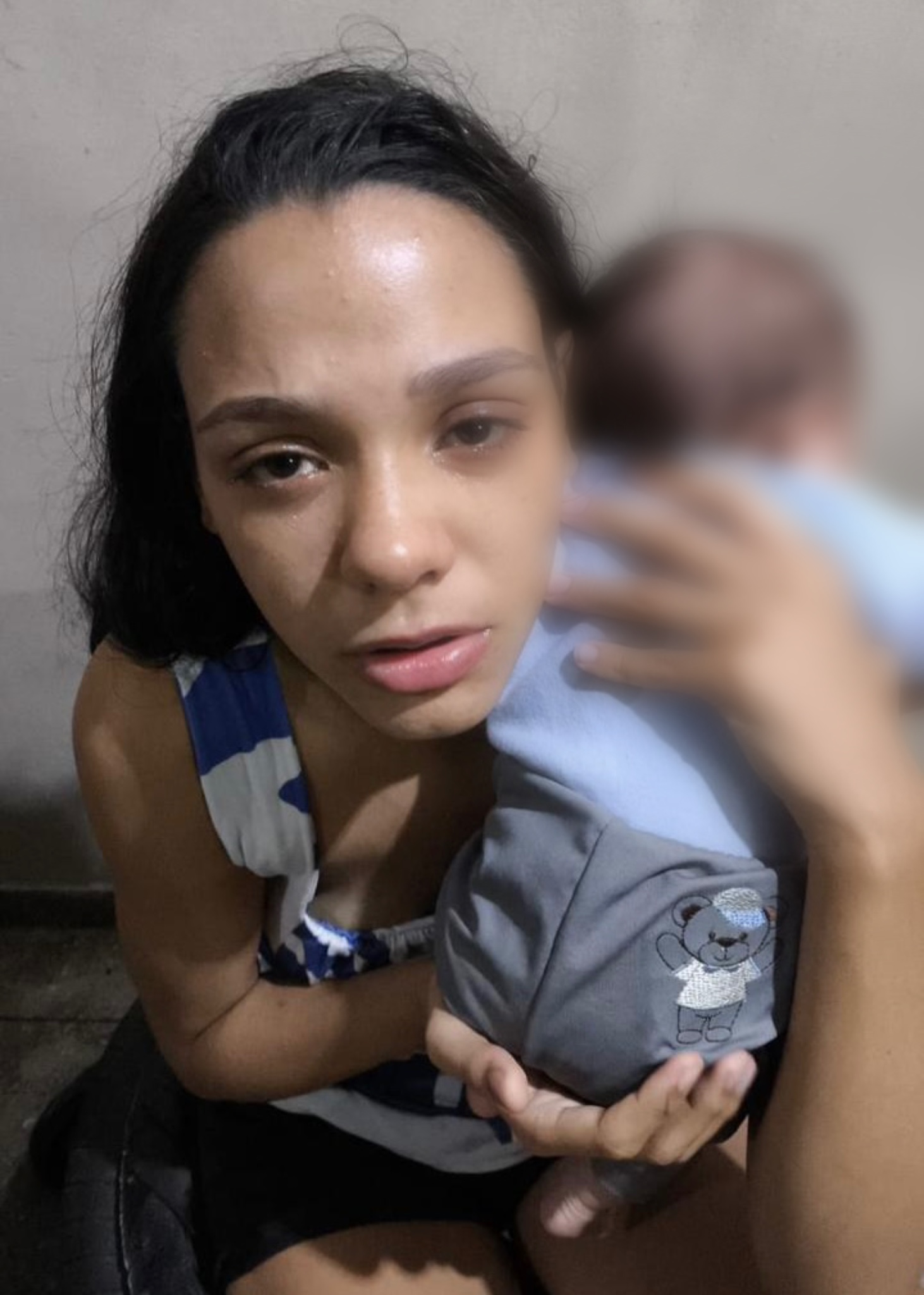 Com bebê no colo, mulher é presa por assalto na Zona Norte de Natal; segunda detenção em menos de 48 horas