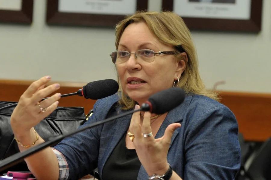 PF deflagra nova fase contra fraudes no INSS; deputada do CE é um dos alvos