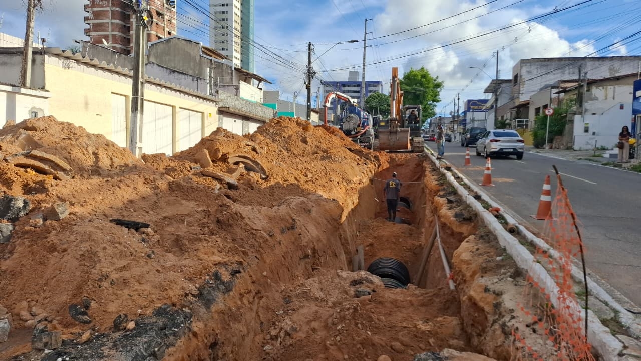 STTU realiza intervenção na Romualdo Galvão para obra de drenagem