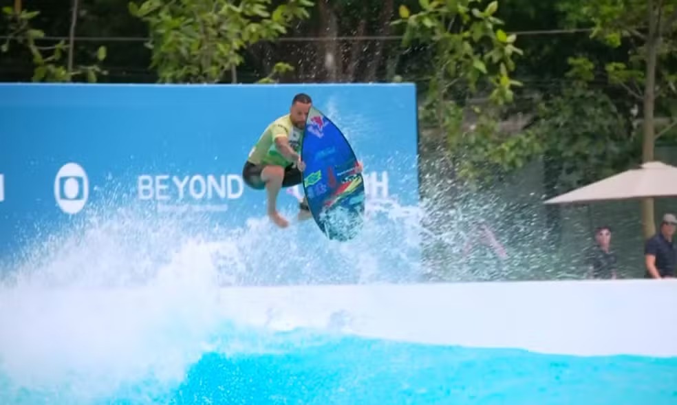 Ítalo Ferreira é campeão de edição inaugural do Surf Fest em São Paulo