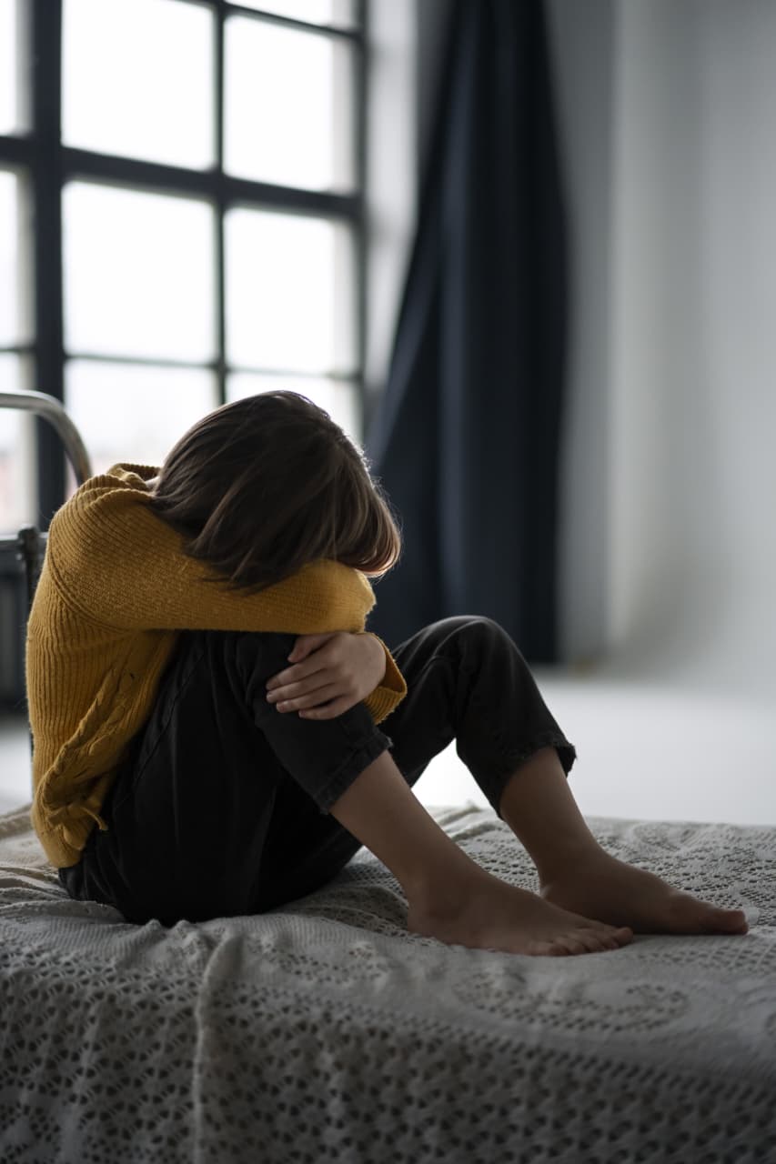 Aumento de mortes violentas reforça necessidade de preparo profissional para lidar com luto de crianças e adolescentes