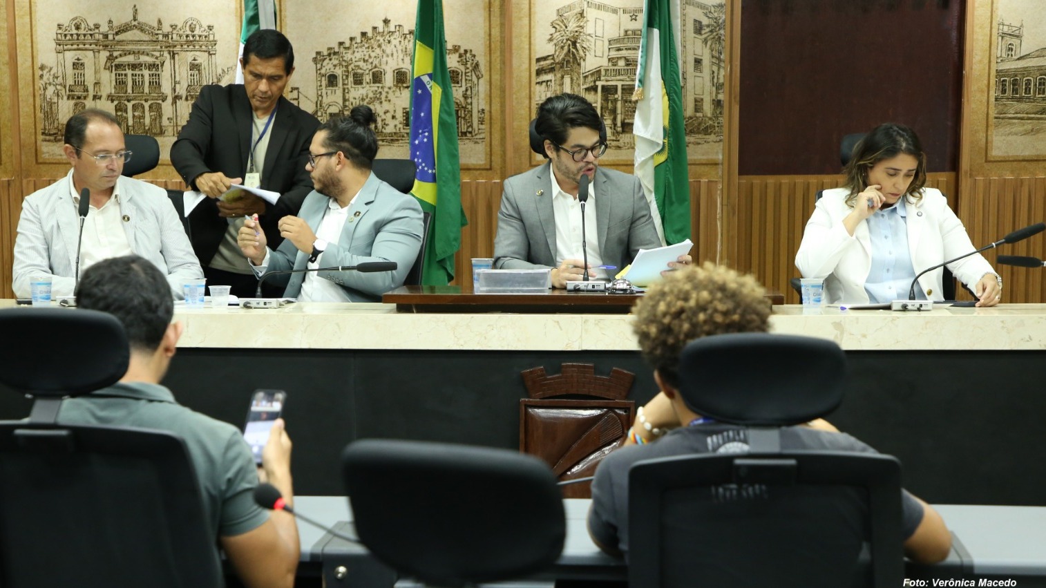 Comissão aprova prioridade para acompanhantes de crianças atípicas no transporte em Natal
