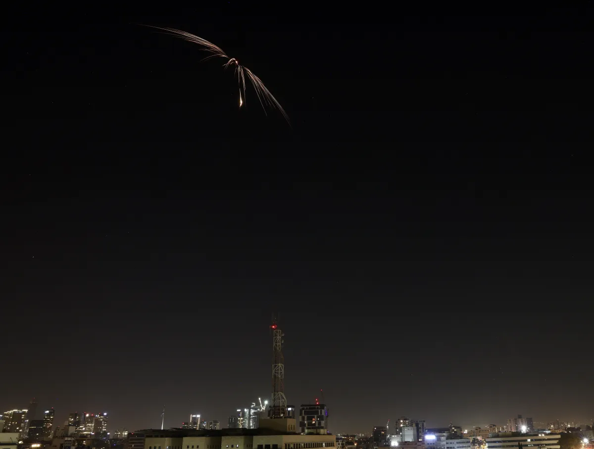 Irã ataca Tel Aviv em retaliação a morte de Ali Larijani