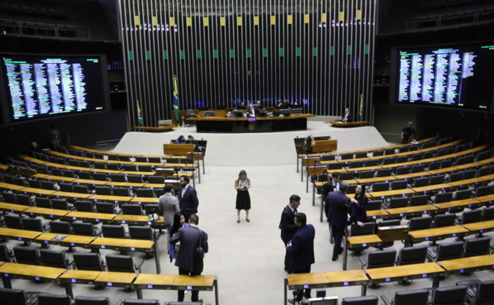 Câmara aprova urgência para ampliar limite de renda de MEIs