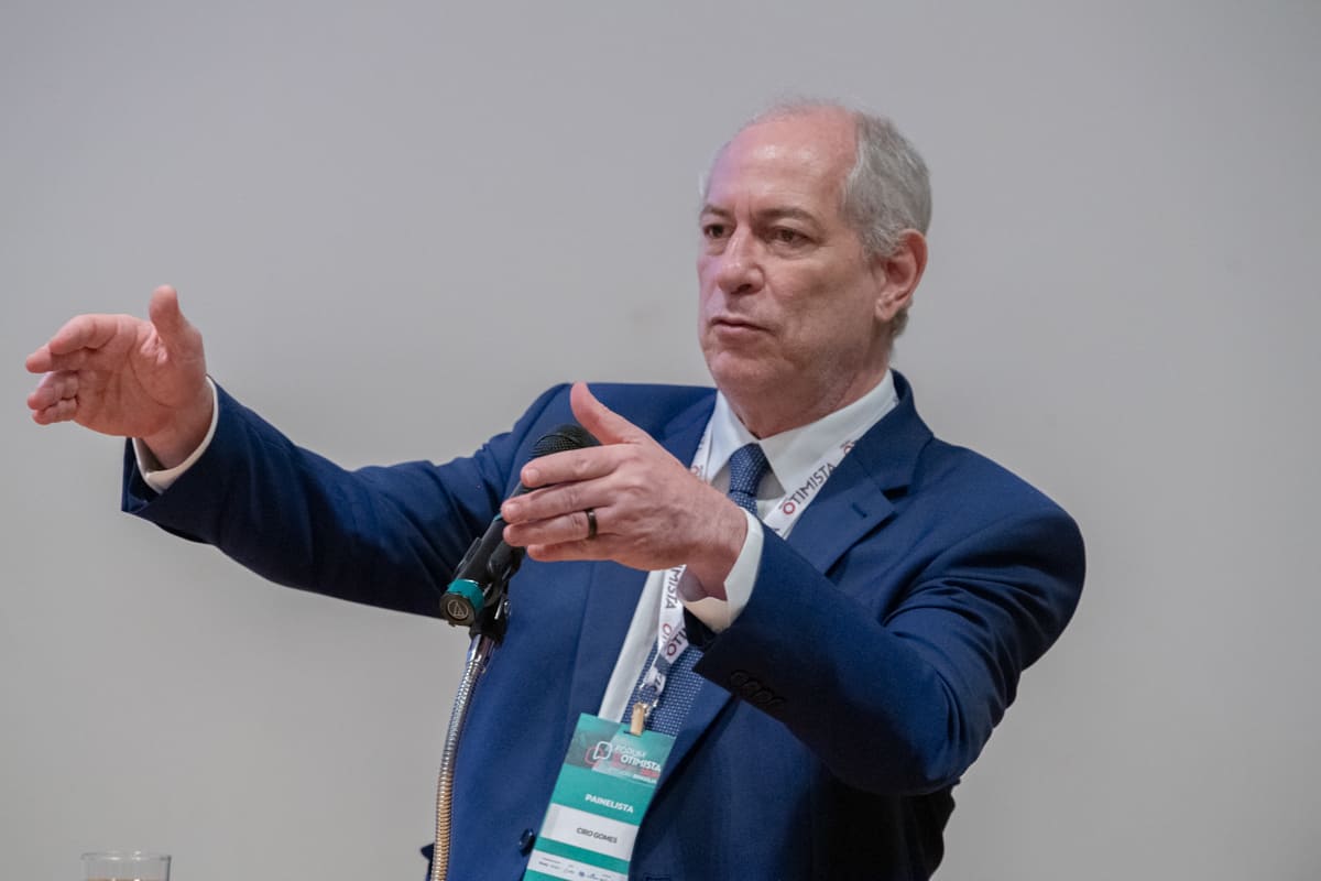 Ciro Gomes lidera disputa no CE e venceria Elmano, aponta Datafolha