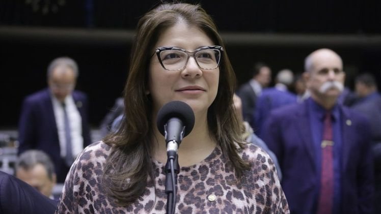 Deputada evangélica Carla Dickson reage à eleição de Erika Hilton para presidir comissão das Mulheres