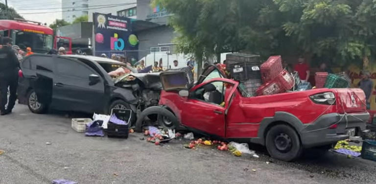 Colisão frontal grave deixa uma pessoa morta na Avenida 9, no Alecrim