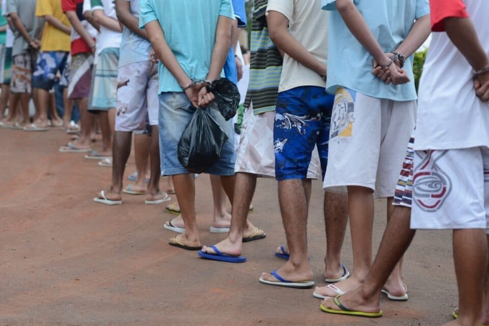 Mais de 77% dos brasileiros querem a redução da maioridade penal