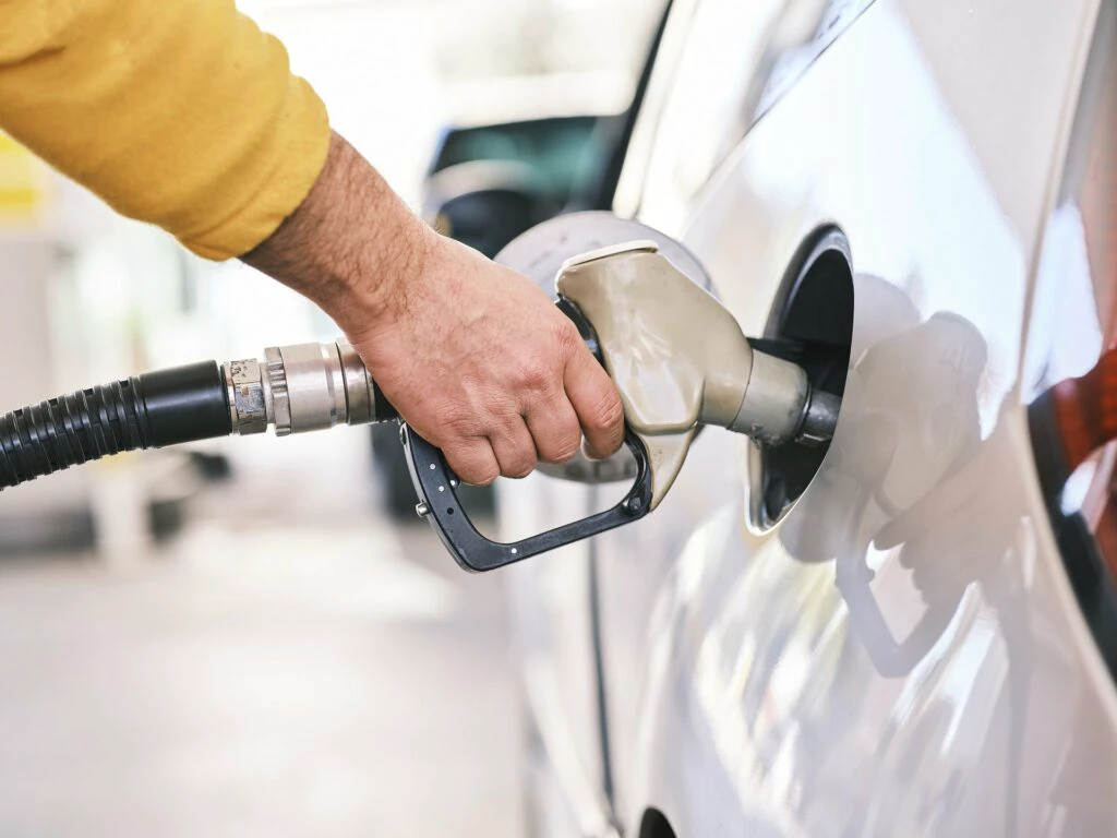 Refinaria Clara Camarão aumenta preços pela 4ª semana; gasolina sobe R$ 0,63 e diesel R$ 0,45
