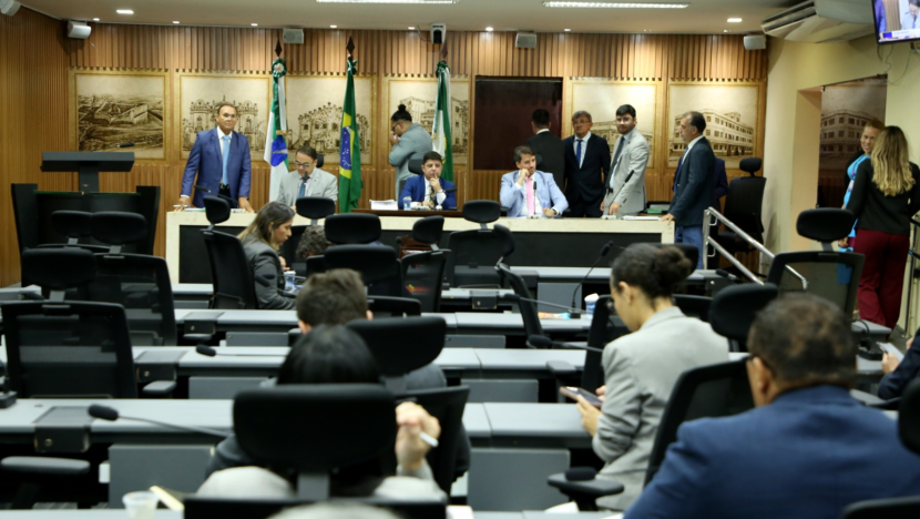 Câmara de Natal aprova lei que obriga grades em passarelas e viadutos para prevenir suicídios