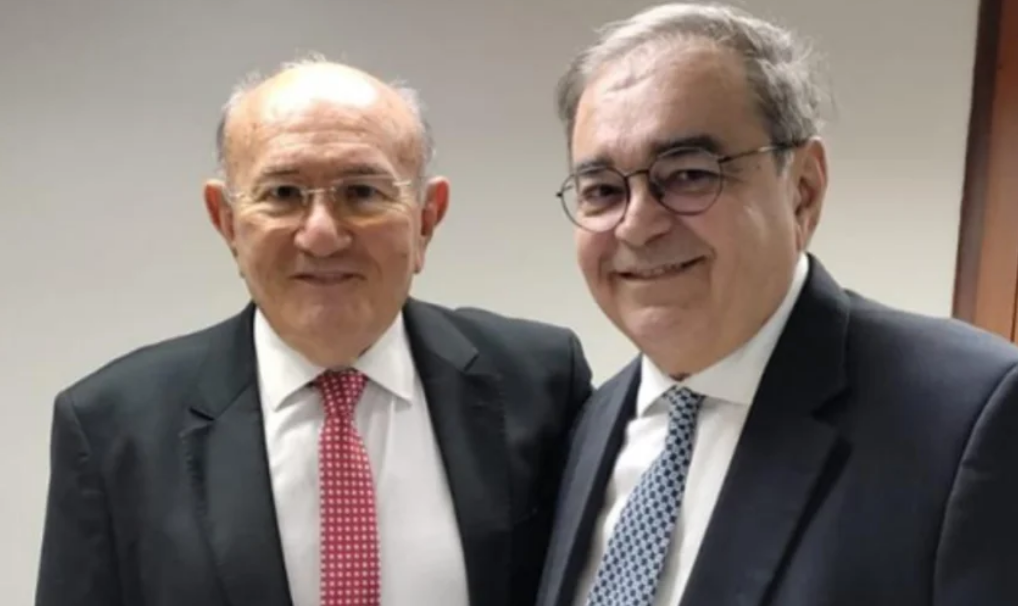 Empatia de Álvaro Dias marca visita ao adversário político Vivaldo Costa, em recuperação pós-operatória