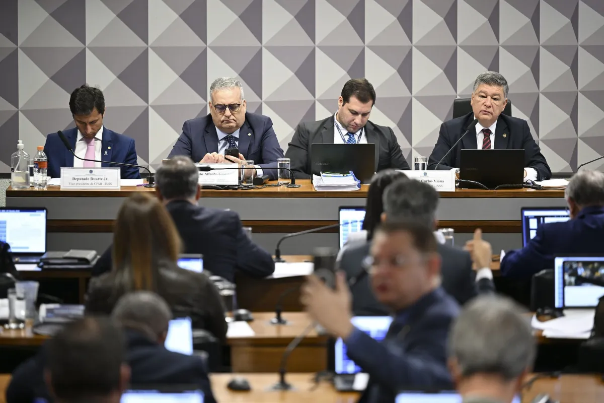 STF livrou ao menos dez pessoas de depoimentos na CPMI do INSS