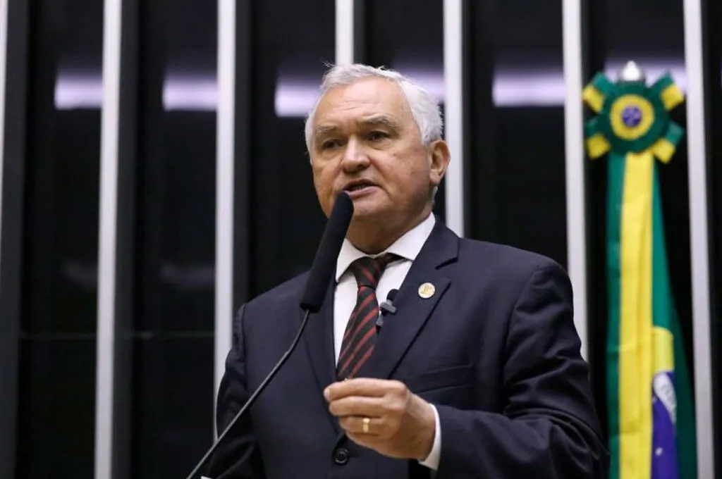 ATAQUE A JORNALISTAS: Em discurso na Câmara Federal, Girão critica postura de Boulos no RN