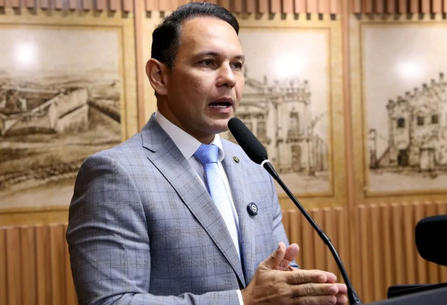 Vereador de Natal vê “má-fé” na ausência de representantes de refinaria e distribuidoras em audiência sobre combustíveis