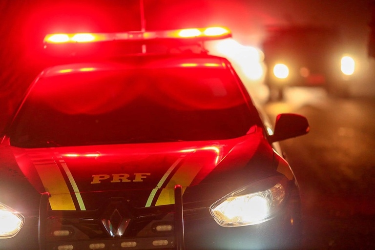 PRF apreende seis quilos de maconha escondidos em carro e prende trio no interior do RN