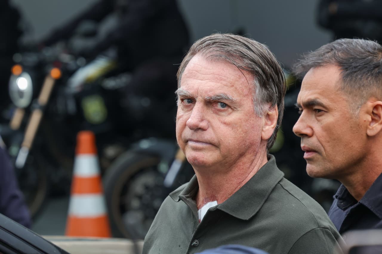 Bolsonaro deve ter alta nesta sexta e seguirá para prisão domiciliar