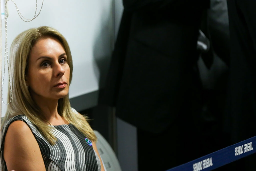Esposa de Moraes confirma voos em avião de empresa de Vorcaro