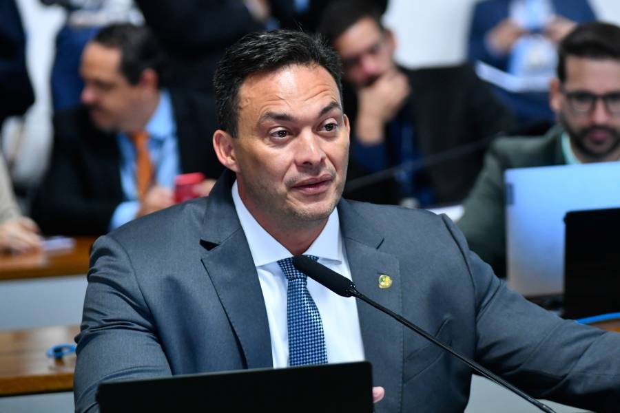 Associação denuncia que Styvenson tentou aposentadoria integral na PM mesmo com metade do tempo necessário
