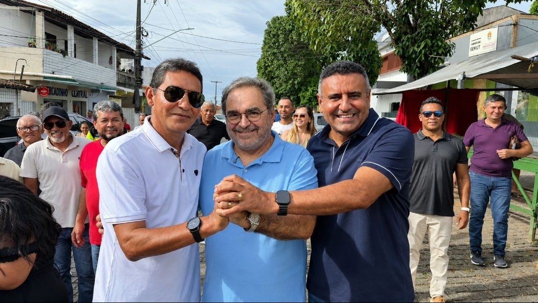 Álvaro Dias e Babá Pereira recebem apoio do prefeito de Tibau do Sul e mais 8 vereadores