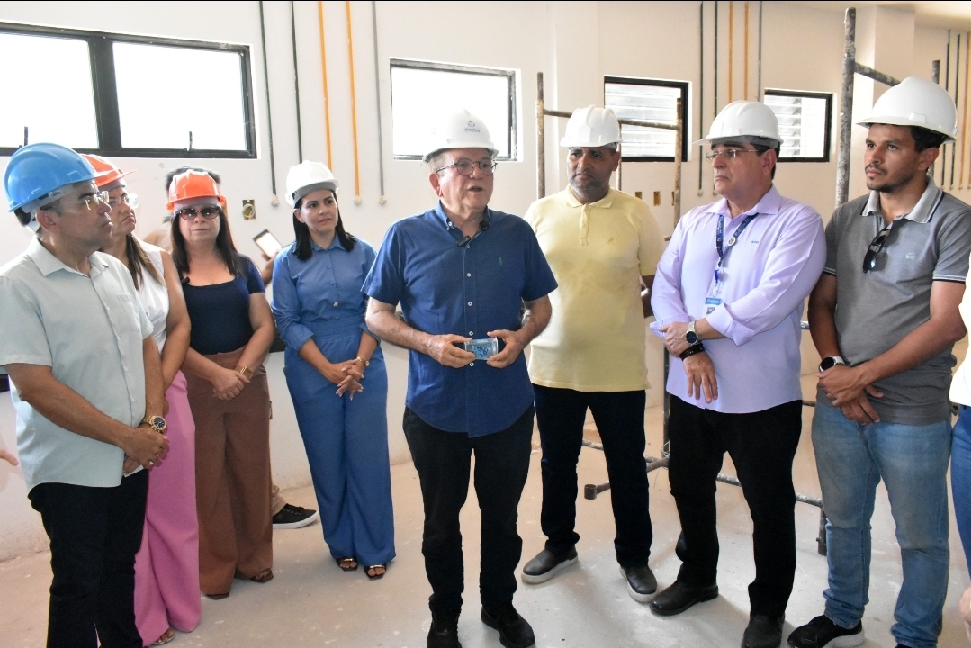 Prefeito Jaime Calado vistoria obras do Hospital Geral de São Gonçalo que ultrapassam 85% de conclusão