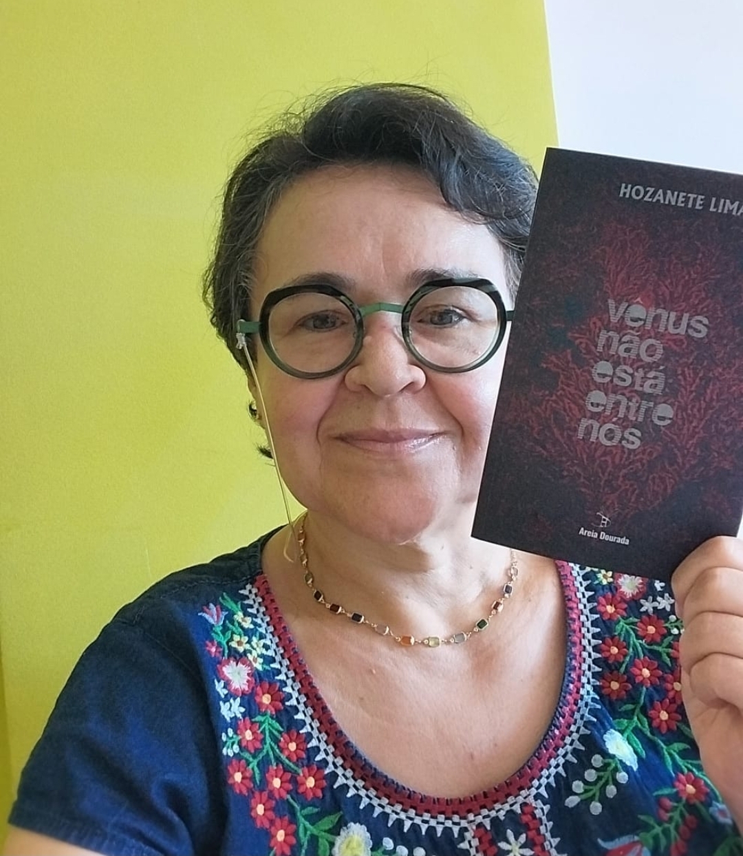 Livro "Vênus Não Está Entre Nós" será lançado nesta terça-feira na UFRN