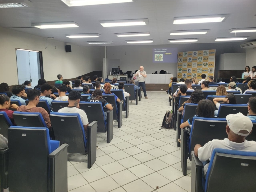 Sala do Empreendedor de Macaíba promove palestra na Escola Agrícola de Jundiaí