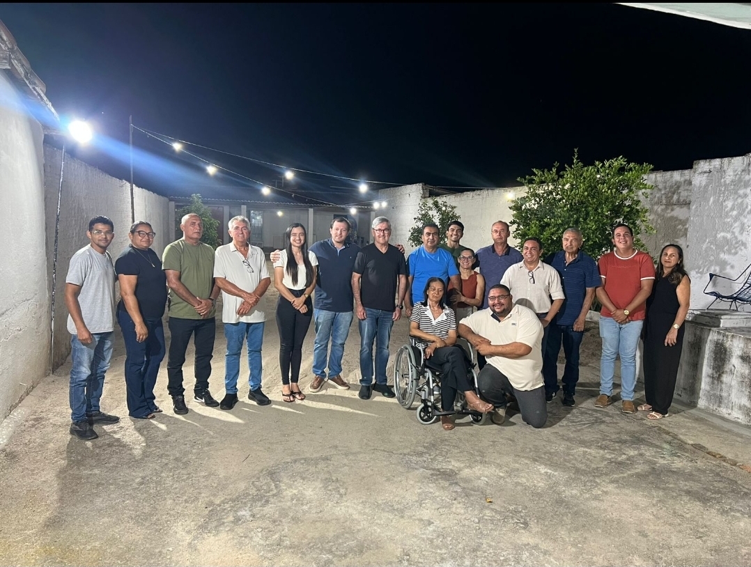 Prefeito, vice-prefeito, seis vereadores e cinco suplentes de Bom Jesus declaram apoio à pré-candidatura de Tomba Farias