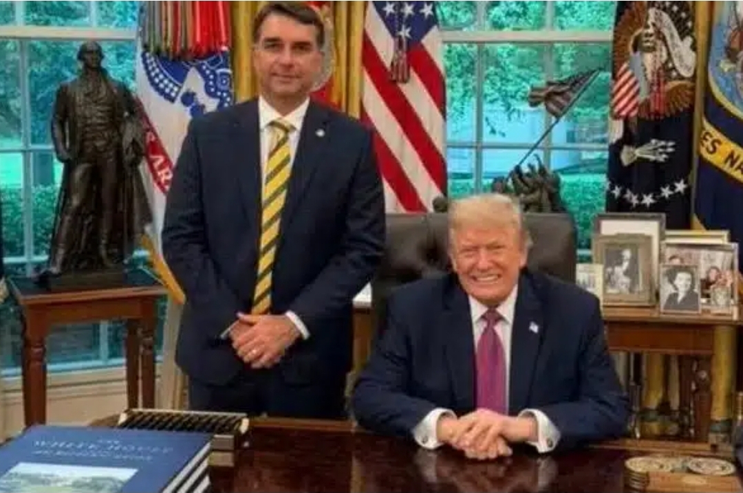 Datafolha indica que 52% veem Trump tentando favorecer Flávio Bolsonaro