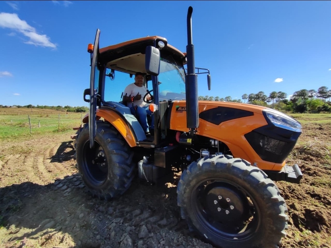 Prefeitura de Assú aumenta frota de tratores e agricultor familiar ganha mais apoio no campo