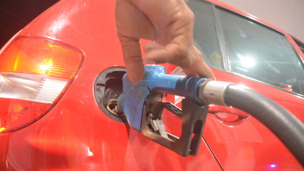 Gaeco e Receita Federal deflagram operação contra PCC no setor de combustíveis em 5 estados