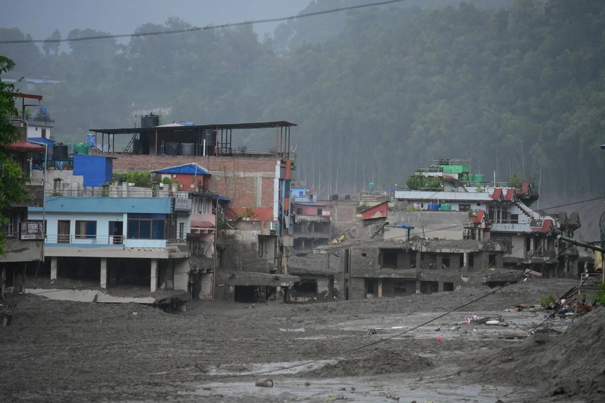 Agência dos EUA descarta terremoto no Nepal e aponta deslizamento como causa de desastre