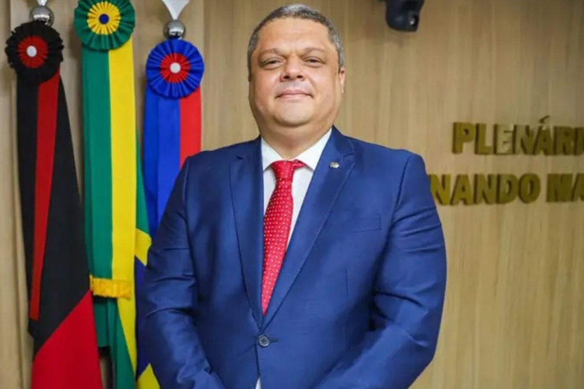 Justiça afasta prefeito de Cabedelo por elo com facção criminosa
