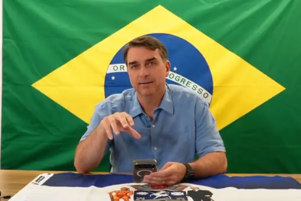 Campanha de Flávio Bolsonaro define pilares estratégicos para disputa