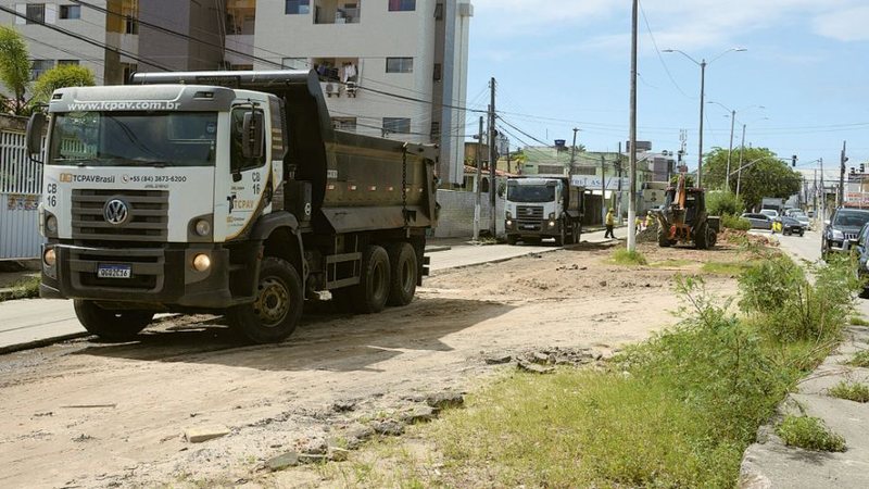 Avenida Jerônimo Câmara tem trânsito reduzido para obras de requalificação