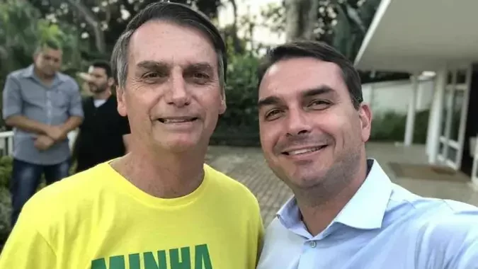 Jair Bolsonaro condiciona liberdade à eleição de Flávio Bolsonaro