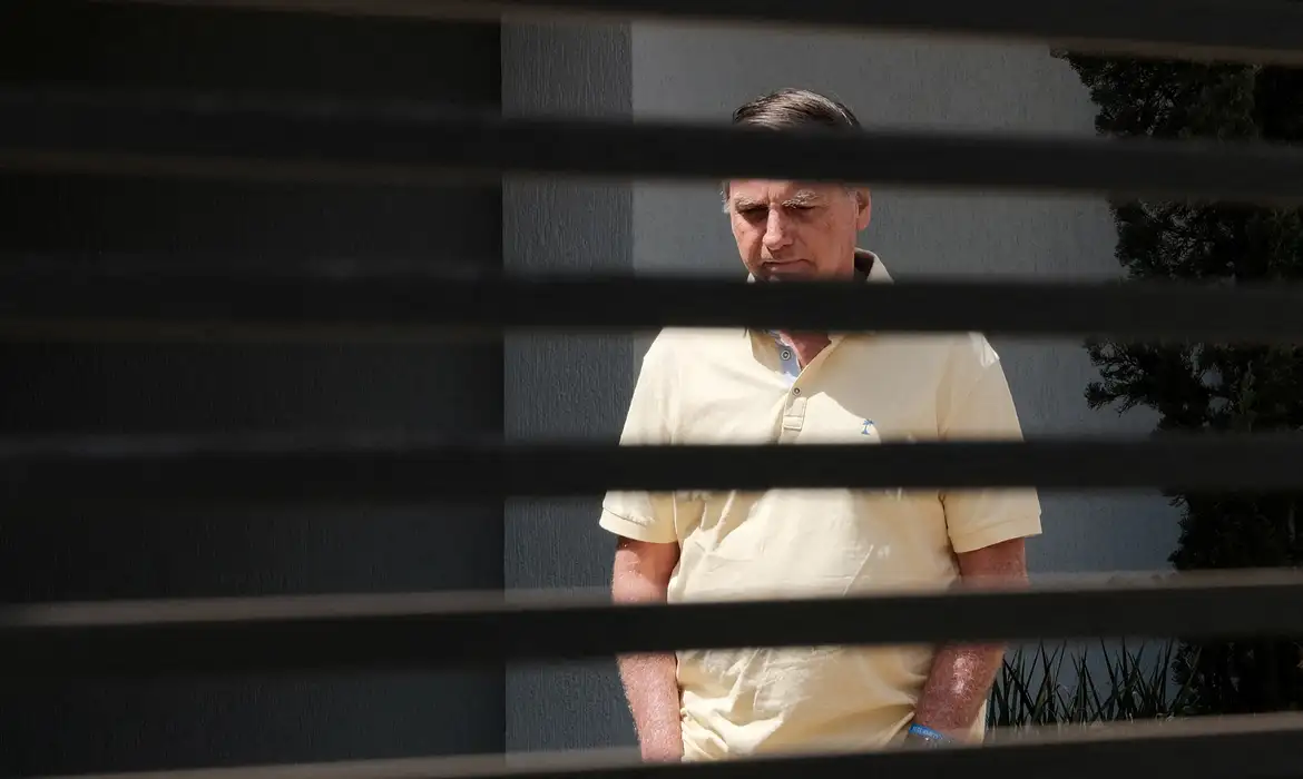 Jair Bolsonaro solicita ao STF visita de filhos no Dia dos Pais