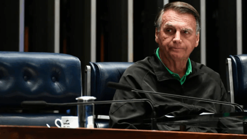 Polícia Civil do DF interrogará Jair Bolsonaro sobre caso de arma de fogo