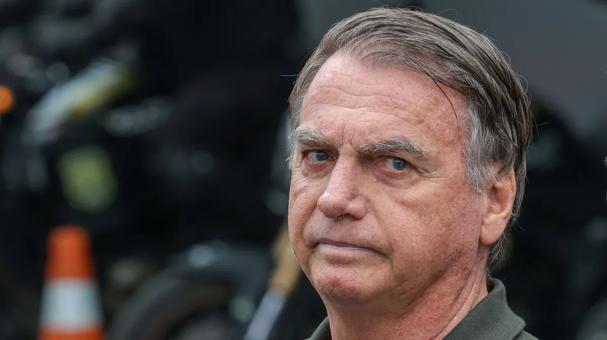 Bolsonaro recebe alta após cirurgia no ombro