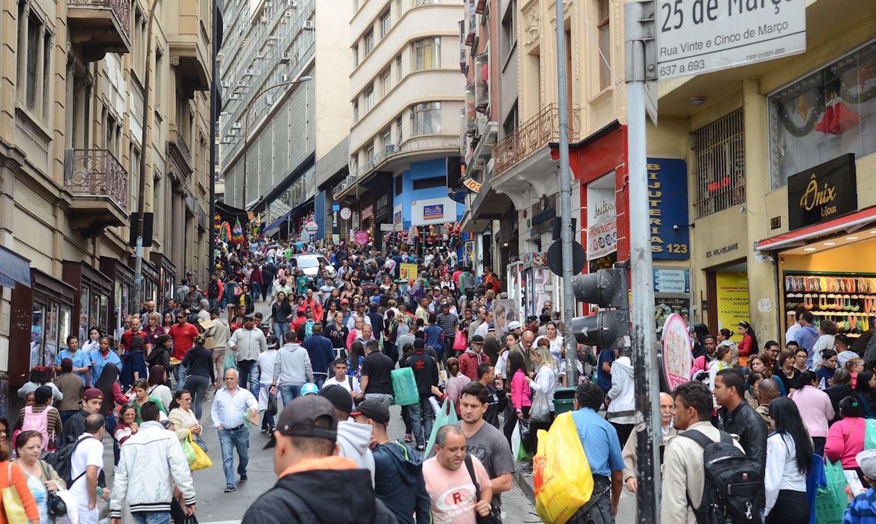 Brasil atinge 214,2 milhões de habitantes conforme o IBGE