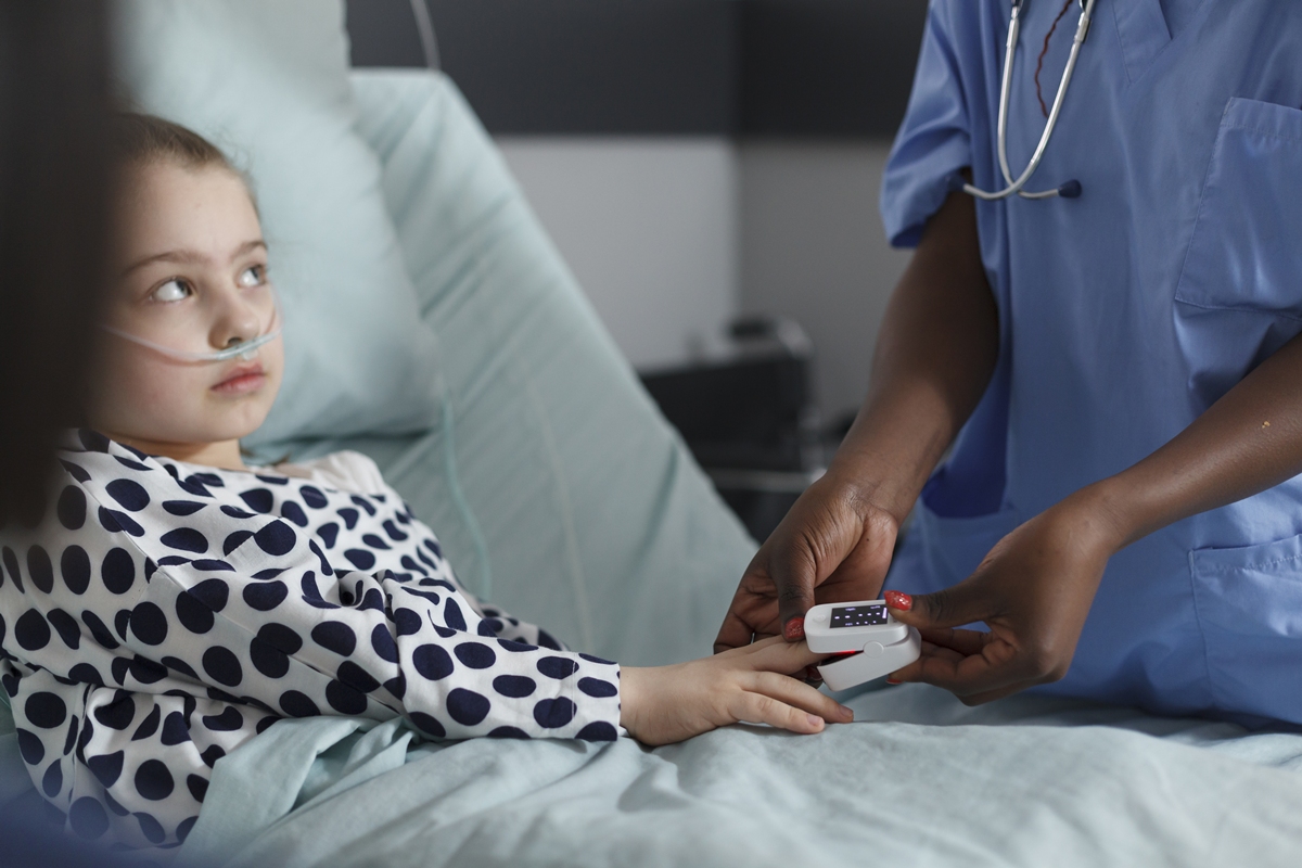 Pediatras alertam: saiba diferenciar bronquiolite de resfriado