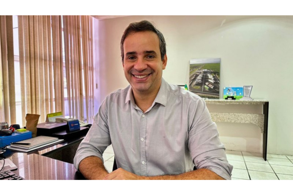 Cadu Xavier critica gestão de Allyson em Mossoró: "grande maquiador"