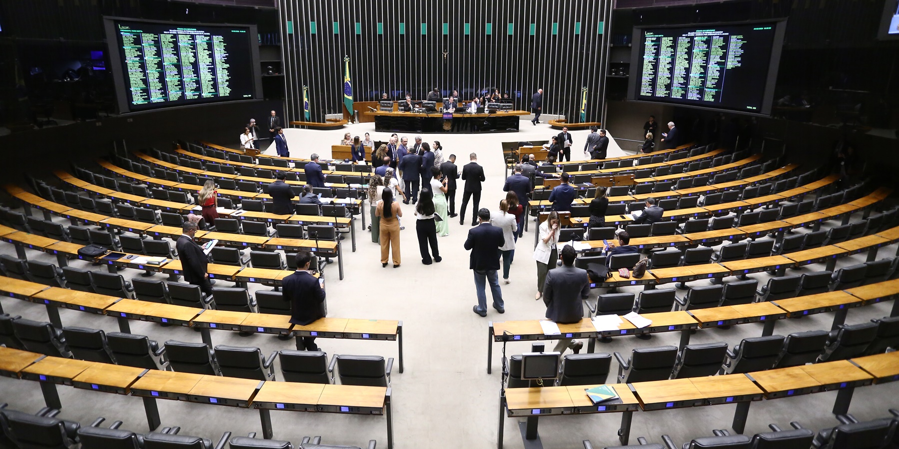 Câmara dos Deputados aprova novas regras para aposentadoria compulsória