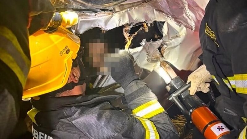 Capotamento na BR-406 deixa uma pessoa morta e três feridas em Jandaíra