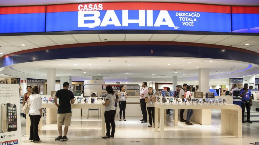 Casas Bahia fecha 298 lojas e demite funcionários após prejuízos