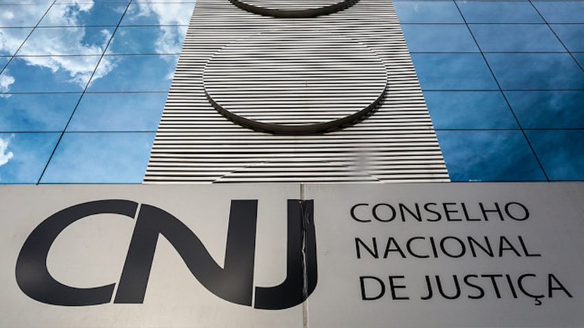 CNJ avalia fim da aposentadoria compulsória como punição a magistrados
