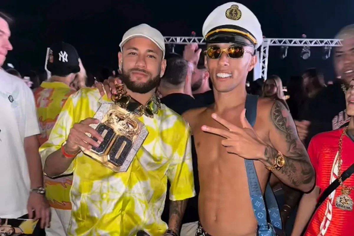 Colar de R$ 2 milhões dado a Neymar vira ponto de partida em investigação policial