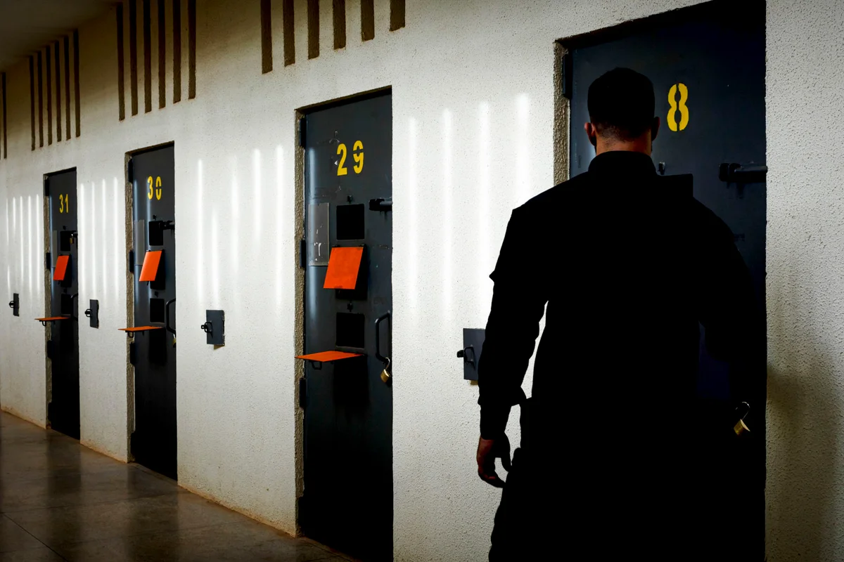 Alerta sobre possível contenção química na Penitenciária Federal de Brasília