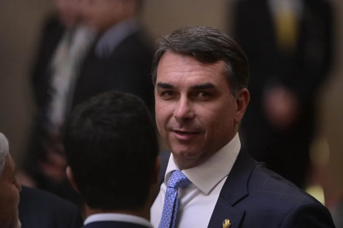 Impasse sobre vice trava convenção do PL para Flávio Bolsonaro