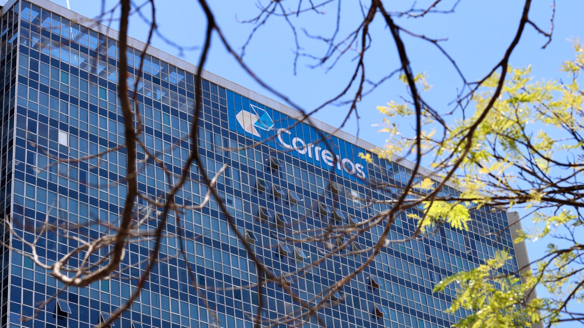 Correios acumulam prejuízo de R$ 5,6 bilhões no 1º semestre de 2026